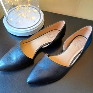 NATURALIZER, Cutout Black Flats